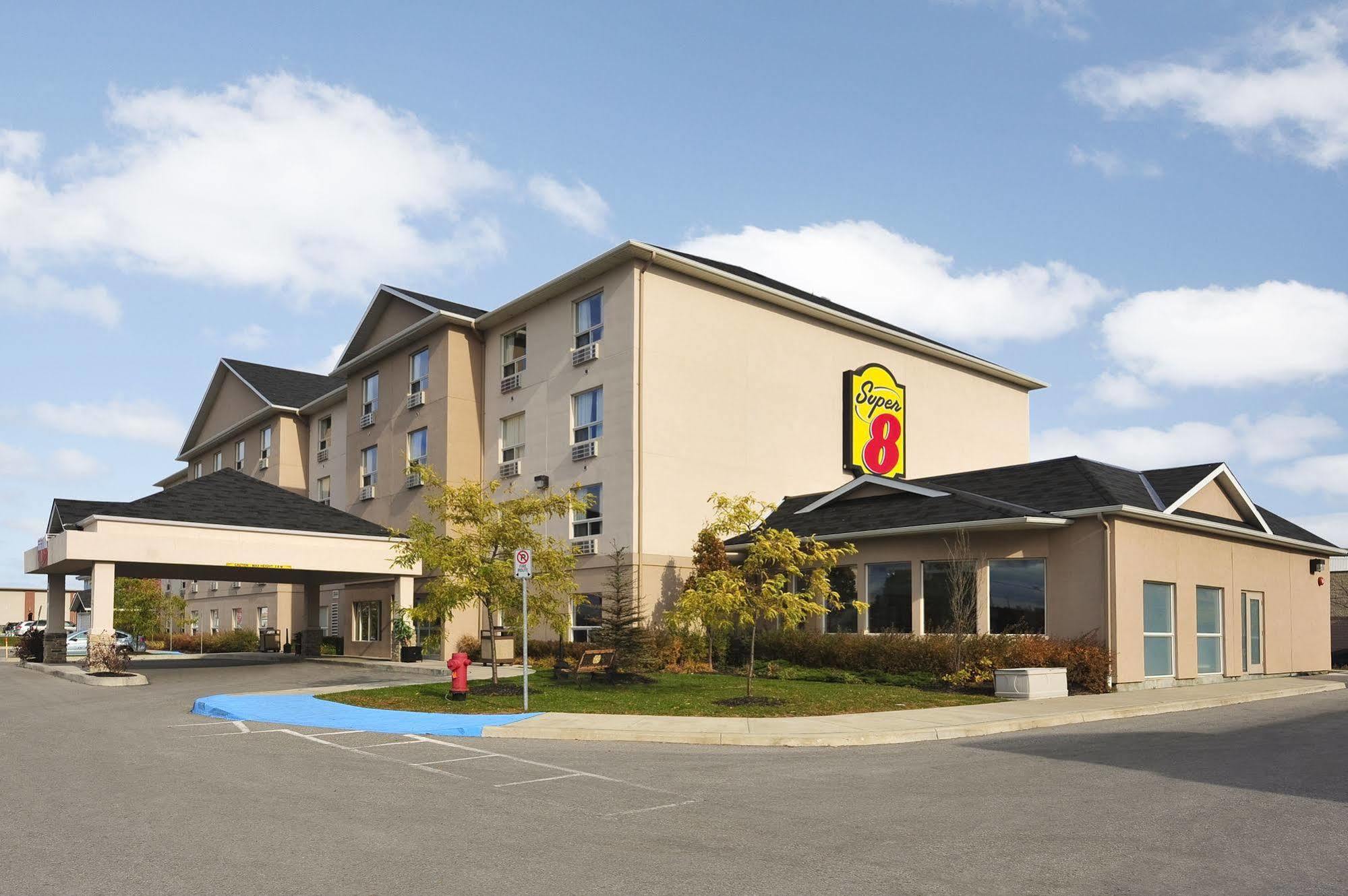 Super 8 By Wyndham Barrie South Exterior foto